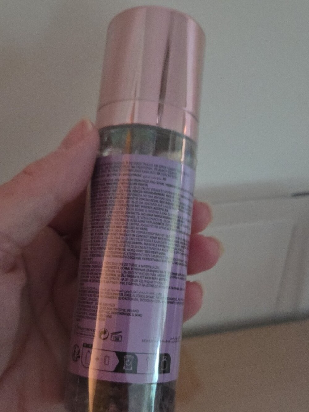 Revolution 3 Piece Bundle -Matte Lip Kit Kit, Unicorn Foil & Fixing Spray - Picture 7 of 8